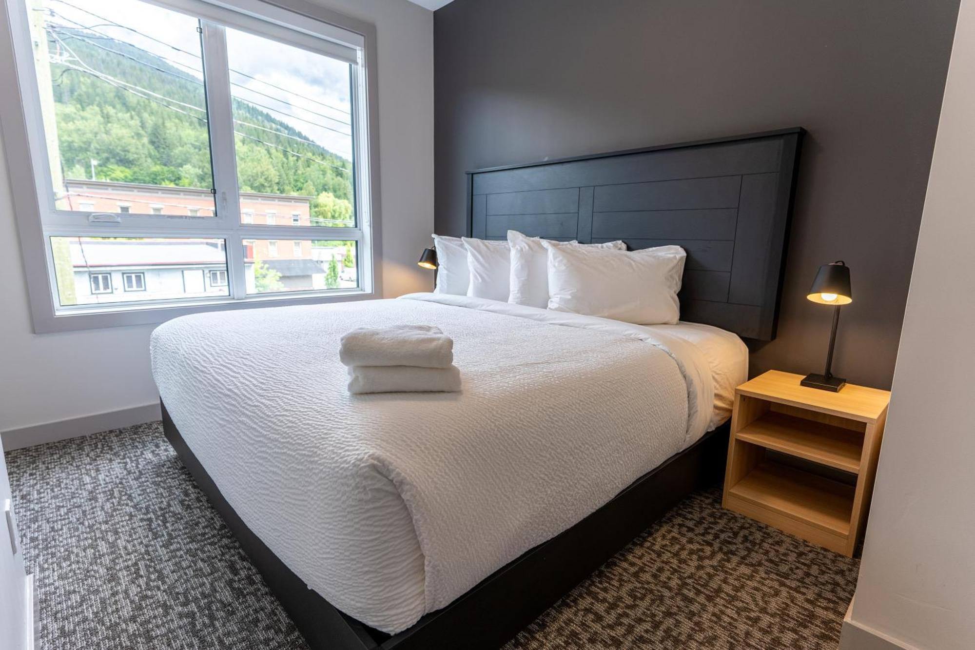 Basecamp Suites Revelstoke Habitación foto